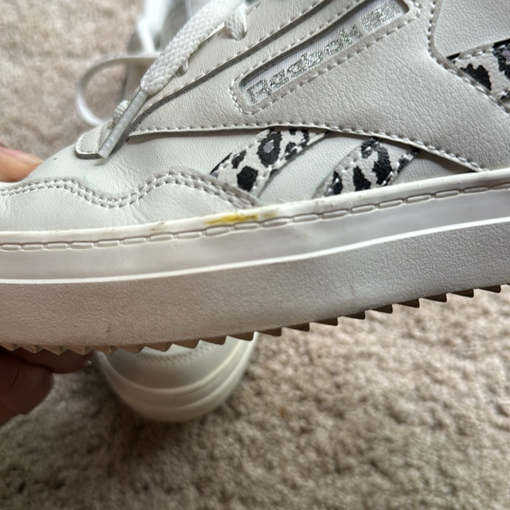 Women size 8 1/2. Off white. Reebok classic. Worn a few times. - Picture 8 of 9